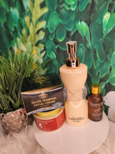 Load image into Gallery viewer, 4 Pieces Whitening Set,Whitening The Skin ,repair Damage Skin, 4pieces Set