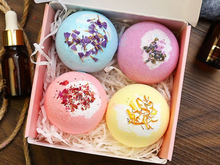 Load image into Gallery viewer, Scar Removal Cream For Old Scars Stretch Mark Spots serum for Men & Women